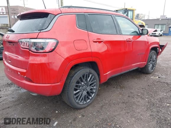 ✅ 2022 Jeep Compass Limited • VIN: 3C4NJDCB4NT177538 • Lot: 40929076. Wystawiony na IAAI z przebiegiem 16 608 mil. Bezpłatny archiwum sprzedaży aukcyjnych z USA i szczegółowy raport historii pojazdu na DreamBid. Zdjęcie 4.