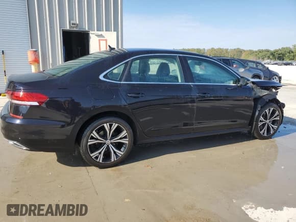 ✅ 2021 Volkswagen Passat SE • VIN: 1VWSA7A32MC000588 • Lot: 86081175. Listed on Copart with 122,630 mi. Free auction sales archive from the USA and detailed vehicle history report at DreamBid. Image 3.