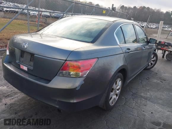 ✅ 2008 Honda Accord EX • VIN: JHMCP26708C027877 • Лот: 43792471. Опубликован ранее на IAAI с пробегом 264 194 миль. Бесплатный доступ к архиву аукционных продаж из США и подробный отчёт об истории автомобиля на DreamBid. Изображение 4.