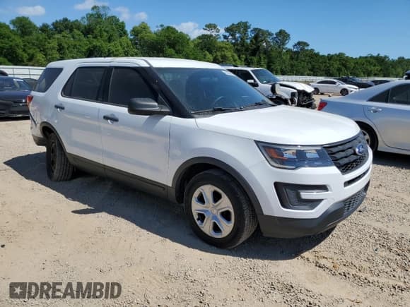 ✅ 2018 Ford Police Interceptor Utility • VIN: 1FM5K8AR7JGA71289 • Лот: 54553715. Опубликован ранее на Copart с пробегом 56 054 миль. Бесплатный доступ к архиву аукционных продаж из США и подробный отчёт об истории автомобиля на DreamBid. Изображение 4.