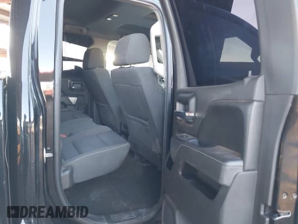 ✅ 2017 Chevrolet Silverado 1500 LT • VIN: 1GCVKREC2HZ269938 • Lot: 43462138. Listed on IAAI with 106,450 mi. Free auction sales archive from the USA and detailed vehicle history report at DreamBid. Image 8.