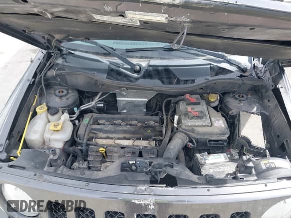 ✅ 2015 Jeep Patriot Latitude • VIN: 1C4NJPFA9FD413645 • Lot: 41633572. Wystawiony na IAAI z przebiegiem 118 766 mil. Bezpłatny archiwum sprzedaży aukcyjnych z USA i szczegółowy raport historii pojazdu na DreamBid. Zdjęcie 10.