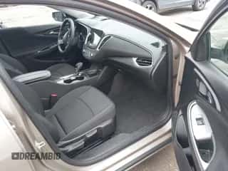 2024 Chevrolet Malibu LT z VIN 1G1ZD5ST1RF222162, wystawiony jako IAAI lot #43586715 z przebiegiem 38 518 mil mil oraz . Historia ofert i sprzedaży dostępna na DreamBid. Obrazek 5.