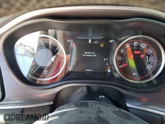 ✅ 2020 Dodge Challenger R/T 50th Anniversary • VIN: 2C3CDZBT0LH184969 • Lot: 46928385. Wystawiony na Copart z przebiegiem 69 220 mil. Bezpłatny archiwum sprzedaży aukcyjnych z USA i szczegółowy raport historii pojazdu na DreamBid. Zdjęcie 9.