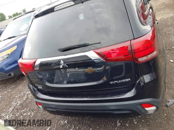 2019 Mitsubishi Outlander SE z VIN JA4AD3A31KZ038526, wystawiony jako IAAI lot #42724186 z przebiegiem 122 247 mil mil oraz . Historia ofert i sprzedaży dostępna na DreamBid. Obrazek 12.