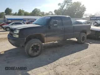 ✅ 2003 Chevrolet Silverado 1500 • VIN: 2GCEC19VX31253384 • Lot: 71244704. Wystawiony na Copart z przebiegiem 175 232 mil mil. Skorzystaj z bezpłatnego archiwum sprzedaży aukcyjnych z USA i zobacz szczegółowy raport historii pojazdu na DreamBid. Zdjęcie 1.