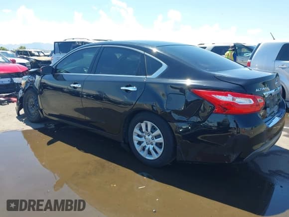 ✅ 2017 Nissan Altima SR • VIN: 1N4AL3AP5HN362449 • Lot: 43101501. Listed on IAAI with 217,615 mi. Free auction sales archive from the USA and detailed vehicle history report at DreamBid. Image 17.