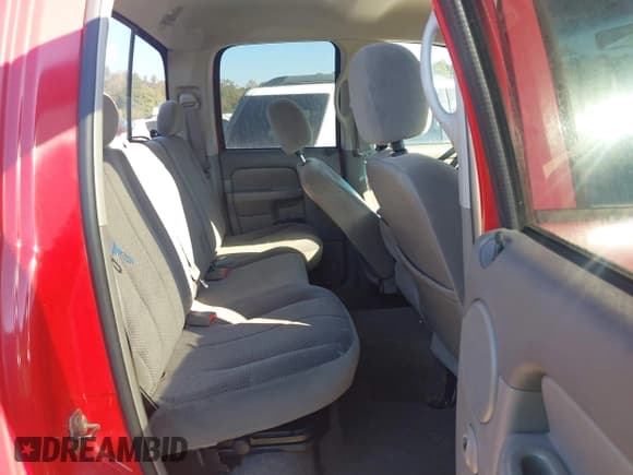 ✅ 2005 Dodge 1500 SLT • VIN: 1D7HU18NX5S169280 • Lot: 43589772. Wystawiony na IAAI z przebiegiem 196 907 mil. Bezpłatny archiwum sprzedaży aukcyjnych z USA i szczegółowy raport historii pojazdu na DreamBid. Zdjęcie 8.