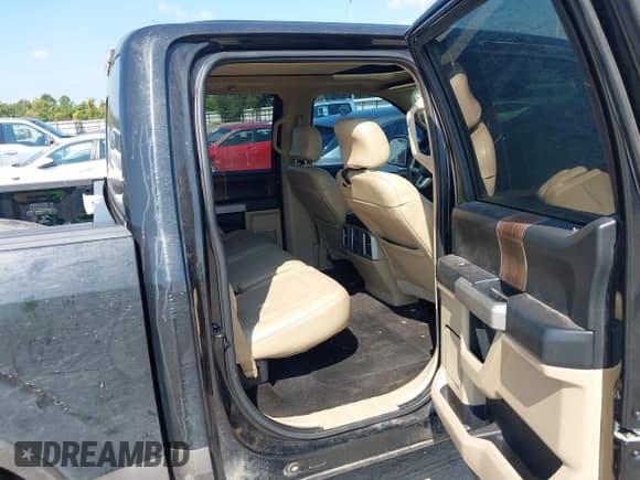 ✅ 2015 Ford F-150 XLT • VIN: 1FTEW1EG0FFA98856 • Lot: 43136931. Wystawiony na IAAI z przebiegiem 141 491 mil. Bezpłatny archiwum sprzedaży aukcyjnych z USA i szczegółowy raport historii pojazdu na DreamBid. Zdjęcie 8.