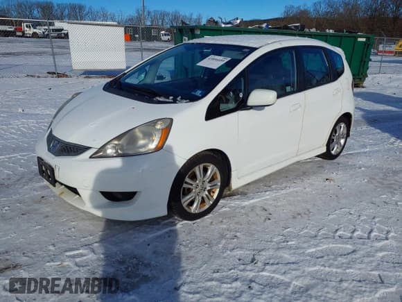 ✅ 2010 Honda Fit Sport • VIN: JHMGE8H43AC004161 • Lot: 43896689. Listed on IAAI with 215,826 mi. Free auction sales archive from the USA and detailed vehicle history report at DreamBid. Image 2.