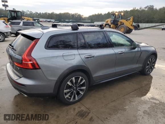 ✅ 2020 Volvo V60 • VIN: YV4102WK2L1032534 • Lot: 74448034. Wystawiony na Copart z przebiegiem 79 515 mil. Bezpłatny archiwum sprzedaży aukcyjnych z USA i szczegółowy raport historii pojazdu na DreamBid. Zdjęcie 3.