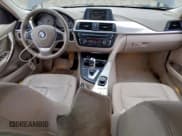 ✅ 2012 BMW 3 Series 328i • VIN: WBA3A5C53CF345441 • Lot: 94434035. Wystawiony na Copart z przebiegiem 183 843 mil. Bezpłatny archiwum sprzedaży aukcyjnych z USA i szczegółowy raport historii pojazdu na DreamBid. Zdjęcie 8.