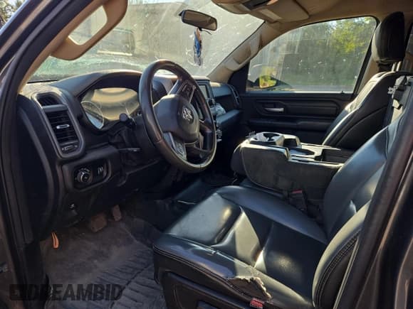 ✅ 2020 Ram 1500 Tradesman • VIN: 1C6RRFCG8LN341850 • Lot: 65897785. Wystawiony na Copart z przebiegiem 135 159 mil. Bezpłatny archiwum sprzedaży aukcyjnych z USA i szczegółowy raport historii pojazdu na DreamBid. Zdjęcie 7.
