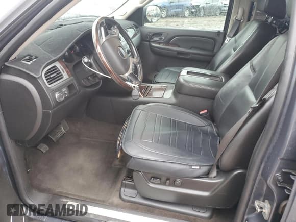 ✅ 2008 GMC Yukon XL • VIN: 1GKFK66808J238803 • Lot: 82479215. Wystawiony na Copart z przebiegiem 161 324 mil. Bezpłatny archiwum sprzedaży aukcyjnych z USA i szczegółowy raport historii pojazdu na DreamBid. Zdjęcie 7.