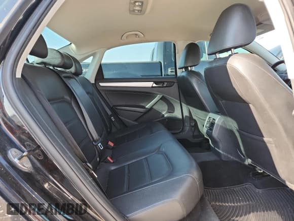 ✅ 2013 Volkswagen Passat SE • VIN: 1VWBH7A38DC011249 • Lot: 71111525. Listed on Copart with 227,045 mi. Free auction sales archive from the USA and detailed vehicle history report at DreamBid. Image 10.