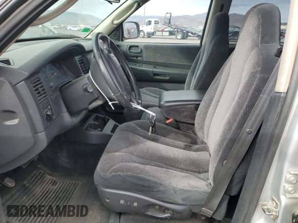 ✅ 2003 Dodge Dakota Sport • VIN: 1D7HG38N23S205026 • Lot: 82214314. Wystawiony na Copart z przebiegiem 194 724 mil. Bezpłatny archiwum sprzedaży aukcyjnych z USA i szczegółowy raport historii pojazdu na DreamBid. Zdjęcie 7.