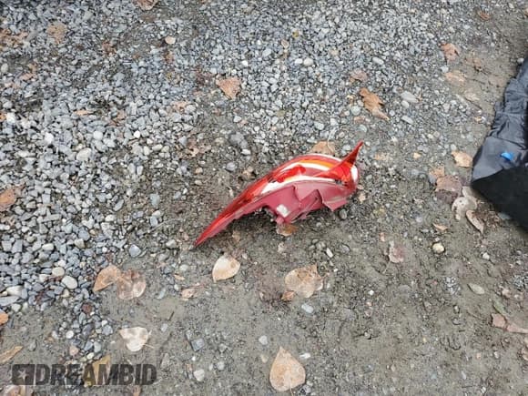 ✅ 2012 Hyundai Veloster w/Red Int • VIN: KMHTC6AD3CU026741 • Lot: 77782934. Wystawiony na Copart z przebiegiem 114 467 mil. Bezpłatny archiwum sprzedaży aukcyjnych z USA i szczegółowy raport historii pojazdu na DreamBid. Zdjęcie 12.