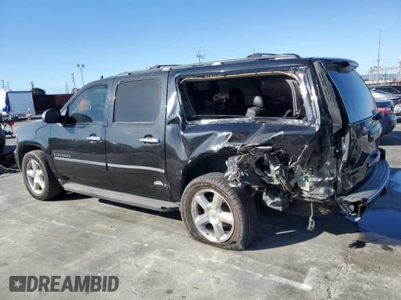 ✅ 2013 Chevrolet Suburban LTZ • VIN: 1GNSCKE05DR143040 • Lot: 47317585. Wystawiony na Copart z przebiegiem 131 760 mil. Bezpłatny archiwum sprzedaży aukcyjnych z USA i szczegółowy raport historii pojazdu na DreamBid. Zdjęcie 2.