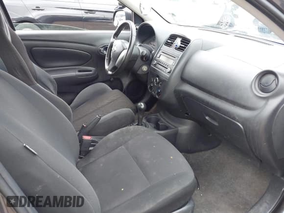 ✅ 2015 Nissan Versa S Plus • VIN: 3N1CN7APXFL859744 • Лот: 42683120. Опубликован ранее на IAAI с пробегом 272 556 миль. Бесплатный доступ к архиву аукционных продаж из США и подробный отчёт об истории автомобиля на DreamBid. Изображение 5.