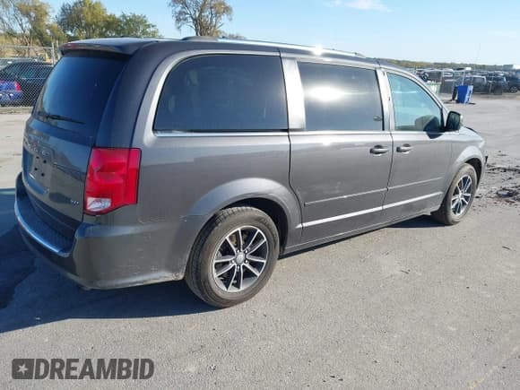 ✅ 2016 Dodge Grand Caravan SXT • VIN: 2C4RDGCG4GR109316 • Лот: 43434319. Опубликован ранее на IAAI с пробегом 195 615 миль. Бесплатный доступ к архиву аукционных продаж из США и подробный отчёт об истории автомобиля на DreamBid. Изображение 4.