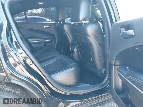 ✅ 2020 Dodge Charger SXT • VIN: 2C3CDXBG5LH211428 • Lot: 43094942. Wystawiony na IAAI z przebiegiem 105 934 mil. Bezpłatny archiwum sprzedaży aukcyjnych z USA i szczegółowy raport historii pojazdu na DreamBid. Zdjęcie 8.