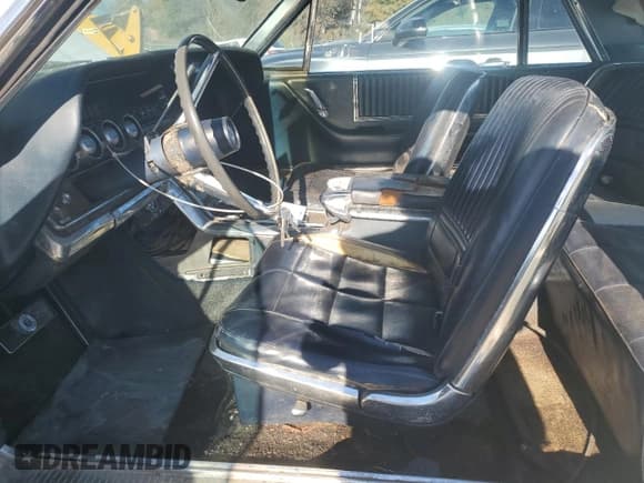 ✅ 1966 Ford Thunderbird • VIN: 6Y83Z131909 • Лот: 91263025. Опубликован ранее на Copart с пробегом 96 014 миль. Бесплатный доступ к архиву аукционных продаж из США и подробный отчёт об истории автомобиля на DreamBid. Изображение 7.