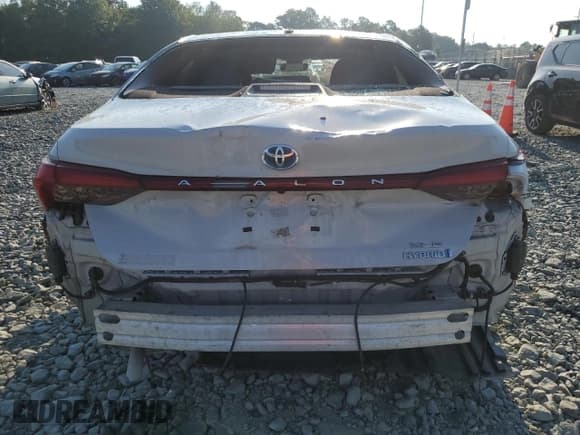 ✅ 2022 Toyota Avalon Hybrid XLE • VIN: 4T1AA1AB9NU012330 • Lot: 69209915. Listed on Copart with 76,595 mi. Free auction sales archive from the USA and detailed vehicle history report at DreamBid. Image 6.