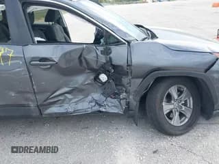 ✅ 2022 Toyota RAV4 XLE • VIN: 2T3P1RFV6NC256585 • Лот: 43445597. Опубликован ранее на IAAI с пробегом 42 093 миль. Бесплатный доступ к архиву аукционных продаж из США и подробный отчёт об истории автомобиля на DreamBid. Изображение 6.