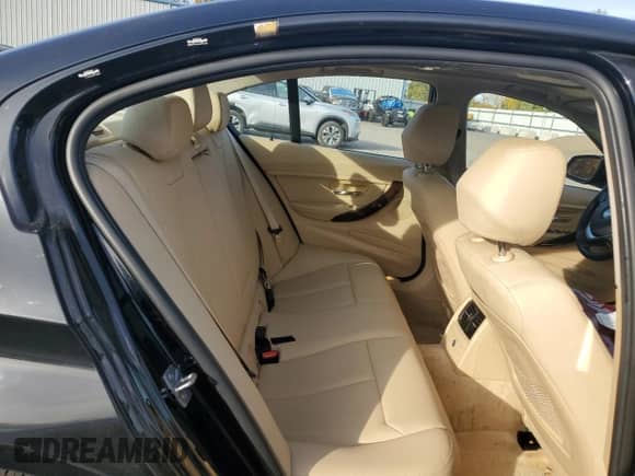 2014 BMW 3 Series 328i z VIN WBA3C1C57EK115074, wystawiony jako Copart lot #89925345 z przebiegiem 131 138 mil mil oraz Szkoda całkowita • Salvage title. Historia ofert i sprzedaży dostępna na DreamBid. Obrazek 10.