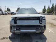 ✅ 2024 Rivian R1S Adventure • VIN: 7PDSGBBA3RN038417 • Лот: 60934775. Опубликован ранее на Copart с пробегом 22 772 миль. Бесплатный доступ к архиву аукционных продаж из США и подробный отчёт об истории автомобиля на DreamBid. Изображение 5.