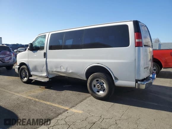 ✅ 2007 GMC Savana • VIN: 1GJHG35U671207873 • Lot: 42643485. Wystawiony na Copart z przebiegiem 263 343 mil. Bezpłatny archiwum sprzedaży aukcyjnych z USA i szczegółowy raport historii pojazdu na DreamBid. Zdjęcie 2.