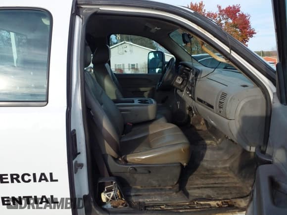 ✅ 2010 Chevrolet Silverado 2500HD • VIN: 1GB5CVBK8AZ254128 • Лот: 43729729. Опубликован ранее на IAAI с пробегом 232 568 миль. Бесплатный доступ к архиву аукционных продаж из США и подробный отчёт об истории автомобиля на DreamBid. Изображение 5.