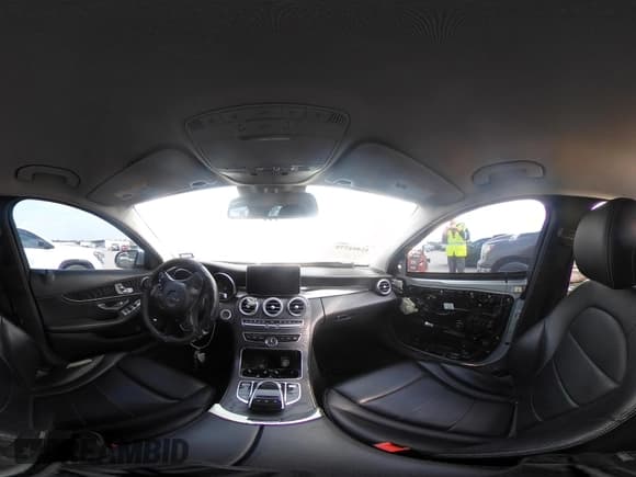 ✅ 2016 Mercedes-Benz C 300 • VIN: 55SWF4JBXGU131690 • Lot: 43494779. Wystawiony na IAAI z przebiegiem 120 206 mil. Bezpłatny archiwum sprzedaży aukcyjnych z USA i szczegółowy raport historii pojazdu na DreamBid. Zdjęcie 19.