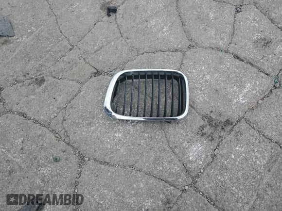 2000 BMW 3 Series 323i with VIN WBAAM3335YCA86464, listed as a Copart auction lot 61687574 with 151,447 mi miles and Salvage title. Bid and sale history available at DreamBid. Image 12.