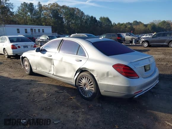 ✅ 2019 Mercedes-Benz S 560 • VIN: WDDUG8DB2KA445284 • Lot: 40861068. Wystawiony na IAAI z przebiegiem 49 279 mil. Bezpłatny archiwum sprzedaży aukcyjnych z USA i szczegółowy raport historii pojazdu na DreamBid. Zdjęcie 3.