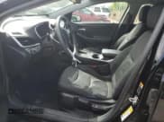 ✅ 2018 Chevrolet Volt LT • VIN: 1G1RC6S58JU152539 • Lot: 50875514. Wystawiony na Copart z przebiegiem 73 925 mil. Bezpłatny archiwum sprzedaży aukcyjnych z USA i szczegółowy raport historii pojazdu na DreamBid. Zdjęcie 7.