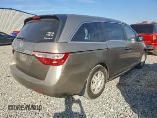 ✅ 2013 Honda Odyssey LX • VIN: 5FNRL5H23DB047435 • Лот: 93693805. Опубликован ранее на Copart с пробегом 199 837 миль. Бесплатный доступ к архиву аукционных продаж из США и подробный отчёт об истории автомобиля на DreamBid. Изображение 3.