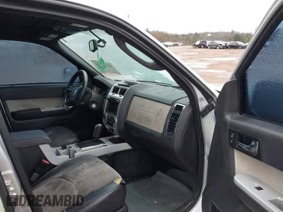 2010 Mercury Mariner Premier с VIN 4M2CN8H71AKJ17925, выставлен на аукционе IAAI как лот 41450154 с пробегом 247 651 миль миль и . История ставок и продаж доступна на DreamBid. Изображение 5.