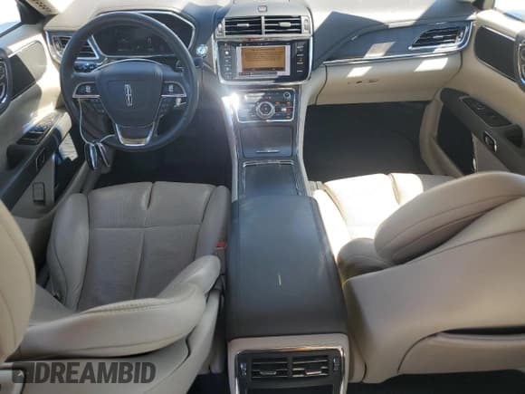 ✅ 2019 Lincoln Continental Select • VIN: 1LN6L9SKXK5602488 • Lot: 80818355. Wystawiony na Copart z przebiegiem 83 890 mil. Bezpłatny archiwum sprzedaży aukcyjnych z USA i szczegółowy raport historii pojazdu na DreamBid. Zdjęcie 8.