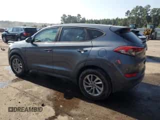 2017 Hyundai Tucson SE z VIN KM8J23A47HU510010, wystawiony jako Copart lot #80408255 z przebiegiem Nie podano mil oraz Szkoda całkowita • Salvage title. Historia ofert i sprzedaży dostępna na DreamBid. Obrazek 2.