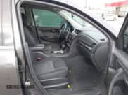 ✅ 2015 Chevrolet Traverse LT • VIN: 1GNKVGKD5FJ321948 • Lot: 43593509. Wystawiony na IAAI z przebiegiem 34 767 mil. Bezpłatny archiwum sprzedaży aukcyjnych z USA i szczegółowy raport historii pojazdu na DreamBid. Zdjęcie 5.