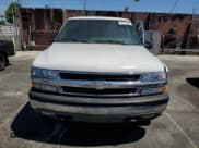 ✅ 2002 Chevrolet Suburban LS • VIN: 1GNEC16T32J322088 • Lot: 63978685. Wystawiony na Copart z przebiegiem 239 336 mil. Bezpłatny archiwum sprzedaży aukcyjnych z USA i szczegółowy raport historii pojazdu na DreamBid. Zdjęcie 5.