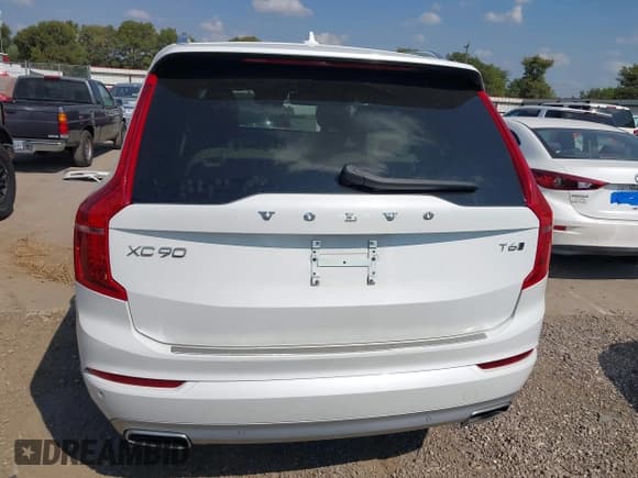 ✅ 2021 Volvo XC90 Momentum • VIN: YV4A221K0M1678903 • Lot: 43208580. Wystawiony na IAAI z przebiegiem 77 593 mil. Bezpłatny archiwum sprzedaży aukcyjnych z USA i szczegółowy raport historii pojazdu na DreamBid. Zdjęcie 17.
