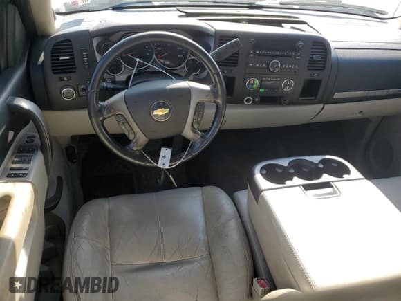 ✅ 2011 Chevrolet Silverado 1500 LT • VIN: 3GCPCSE01BG259864 • Lot: 73000554. Listed on Copart with 206,265 mi. Free auction sales archive from the USA and detailed vehicle history report at DreamBid. Image 8.