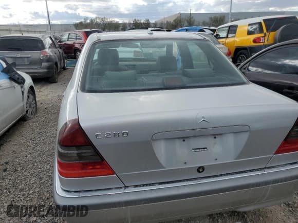 ✅ 2000 Mercedes-Benz C 230/260/280/320 • VIN: WDBHA29G8YA830399 • Lot: 86919894. Wystawiony na Copart z przebiegiem 89 183 mil. Bezpłatny archiwum sprzedaży aukcyjnych z USA i szczegółowy raport historii pojazdu na DreamBid. Zdjęcie 6.
