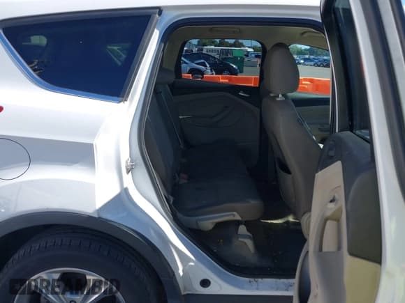 ✅ 2016 Ford Escape SE • VIN: 1FMCU9G95GUB17145 • Lot: 43270076. Listed on IAAI with 178,832 mi. Free auction sales archive from the USA and detailed vehicle history report at DreamBid. Image 8.