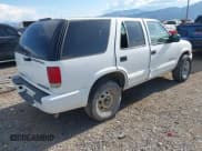 ✅ 2002 Chevrolet Blazer LS • VIN: 1GNDT13W72K122979 • Lot: 43213113. Wystawiony na IAAI z przebiegiem Nie podano. Bezpłatny archiwum sprzedaży aukcyjnych z USA i szczegółowy raport historii pojazdu na DreamBid. Zdjęcie 4.