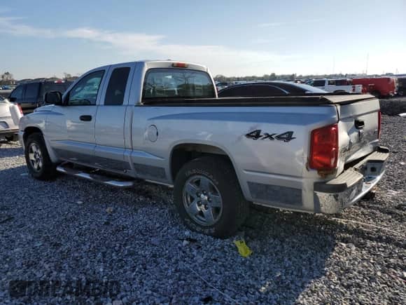 2006 Dodge Dakota SLT with VIN 1D7HW42N96S691453, listed as a Copart auction lot 70677415 with 136,870 mi miles and Clean title. Bid and sale history available at DreamBid. Image 2.