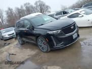 ✅ 2022 Cadillac XT6 Sport • VIN: 1GYKPHRS3NZ138698 • Lot: 41547570. Wystawiony na IAAI z przebiegiem 15 919 mil. Bezpłatny archiwum sprzedaży aukcyjnych z USA i szczegółowy raport historii pojazdu na DreamBid. Zdjęcie 1.