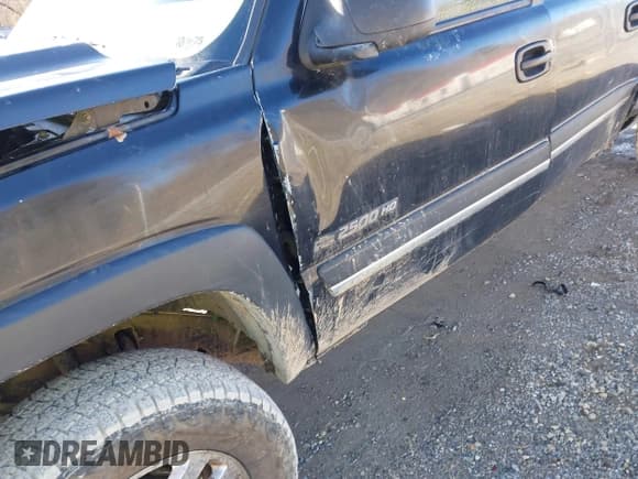 ✅ 2005 Chevrolet Silverado 2500HD LS • VIN: 1GCHK23U65F800202 • Lot: 41501212. Wystawiony na IAAI z przebiegiem 247 454 mil. Bezpłatny archiwum sprzedaży aukcyjnych z USA i szczegółowy raport historii pojazdu na DreamBid. Zdjęcie 17.